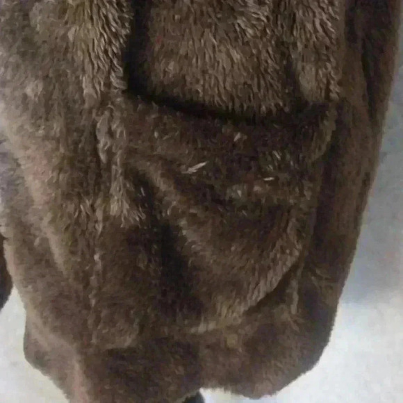 ZENANA OUTFITTERS Fuzzy Faux Fur Teddy Bear Brown Hooded Vest Size L - Picture 4 of 4